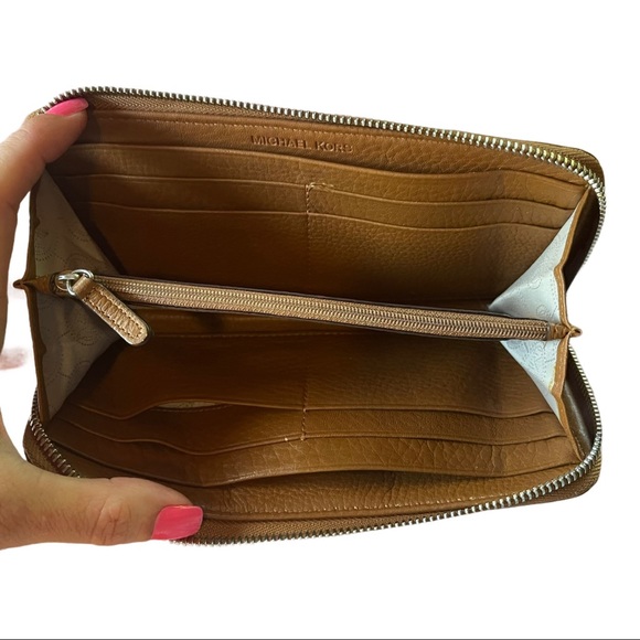 MICHAEL KORS Brown Leather Zip-Around Wallet - Picture 5 of 7